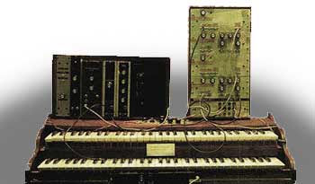 Qui a inventé le synthétiseur électronique ?