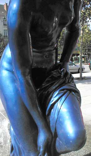 Habiller de nudit&eacute; - L.L. de Mars 2002