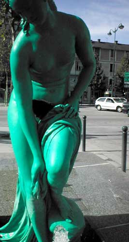 Habiller de nudit&eacute; - L.L. de Mars 2002