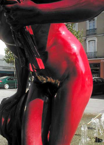 Habiller de nudit&eacute; - L.L. de Mars 2002