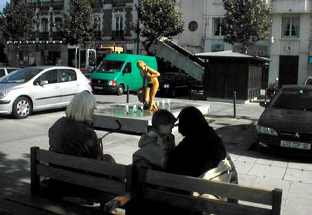 Habiller de nudit&eacute; - L.L. de Mars 2002