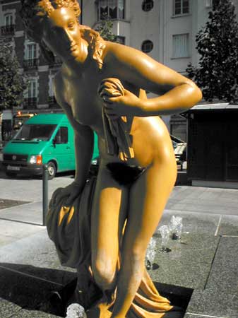 Habiller de nudit&eacute; - L.L. de Mars 2002